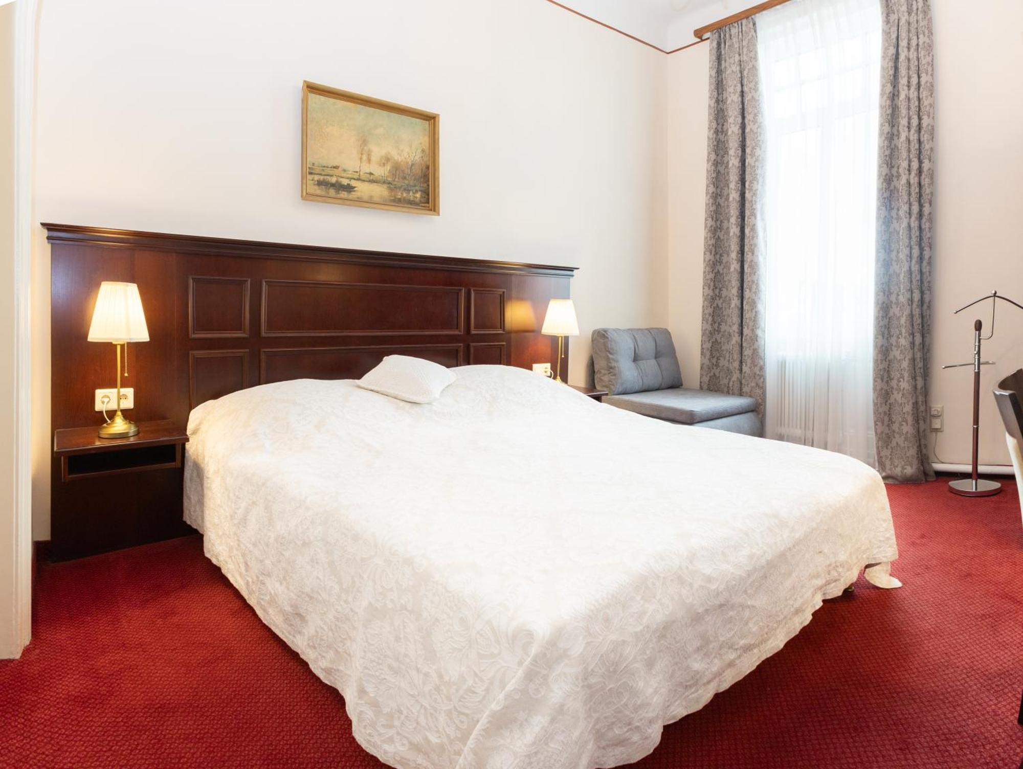 Double Room with Couch (2 Adults + 1 Child),1610831429:JPEG
